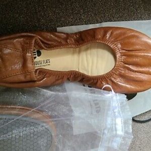 New size 8 Storehouse Flats